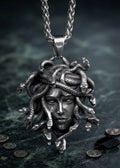 Dije Medusa Protectora - Plata 925