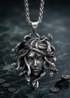 Dije Medusa Protectora - Plata 925