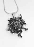 Dije Medusa Protectora - Plata 925