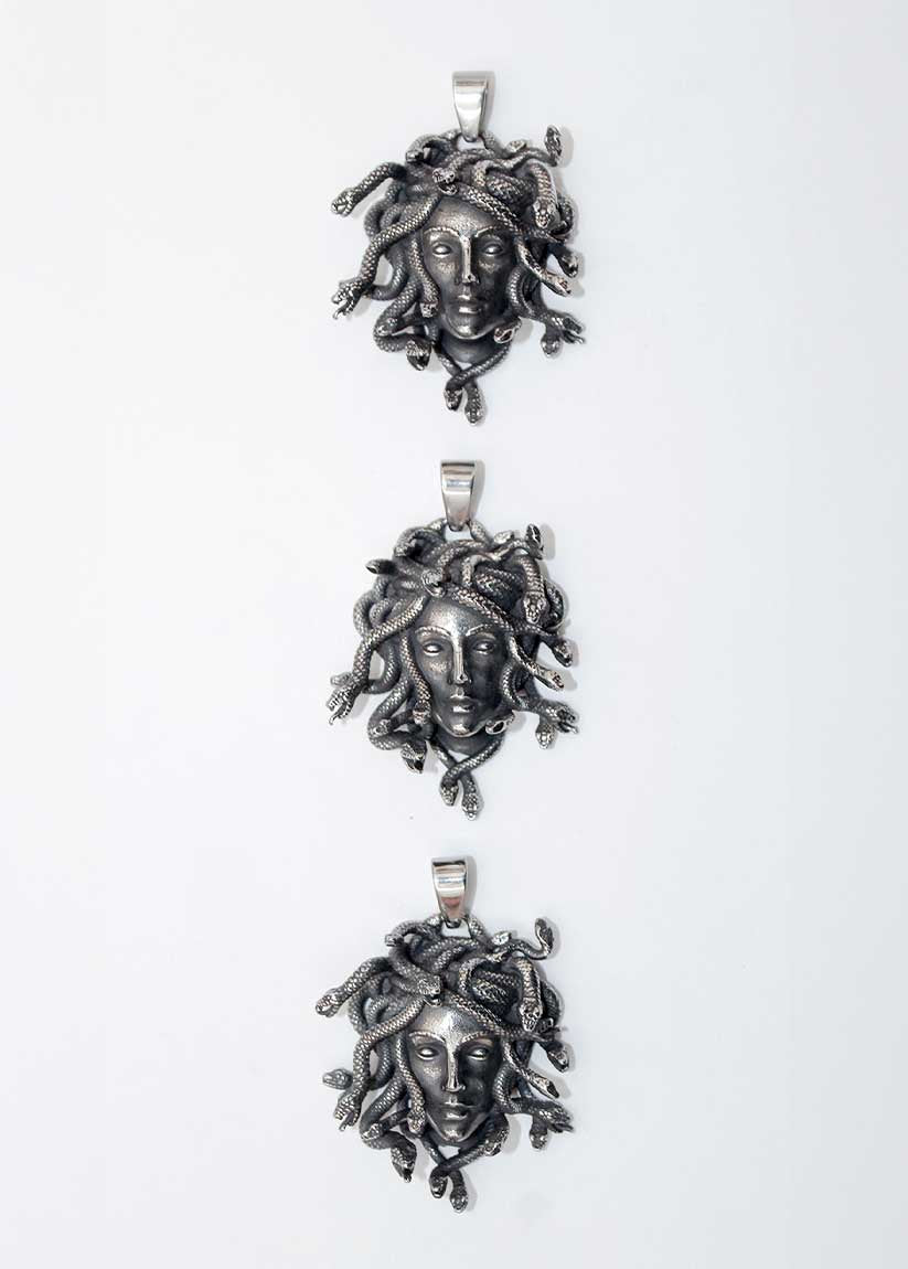 Dije Medusa Protectora - Plata 925