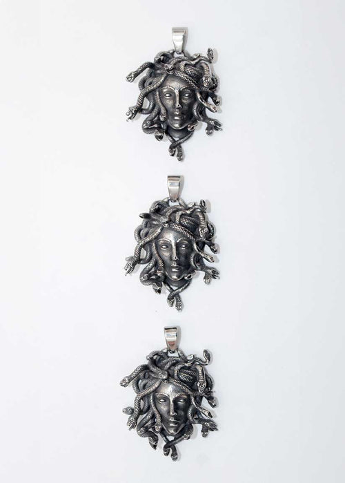 Dije Medusa Protectora - Plata 925 -30%